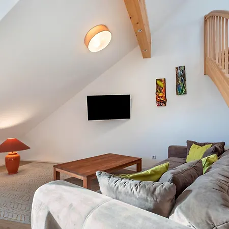 Haus Am Hof Apartamento *